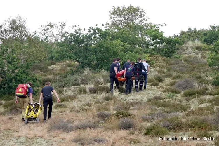 Duikteam brandweer zoekt naar tas Gerda Mooij in duingebied bij Bergen