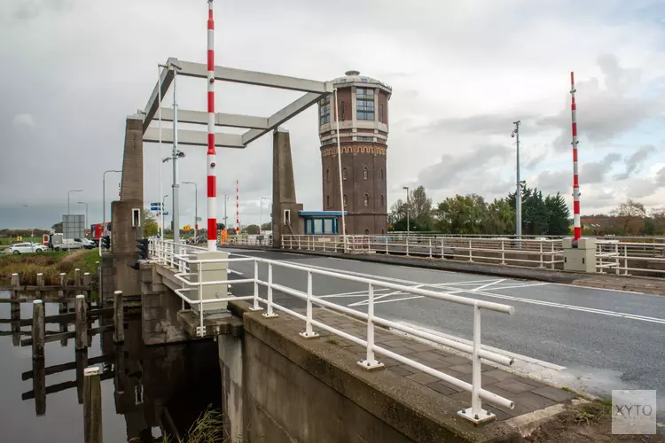 Bruggen en sluizen Noord-Holland niet bediend vanwege storm Eunice