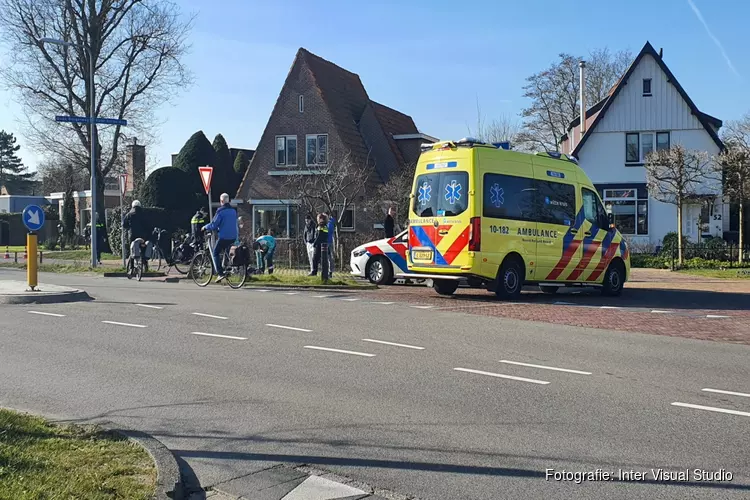 Fietsster gewond door aanrijding in Bergen