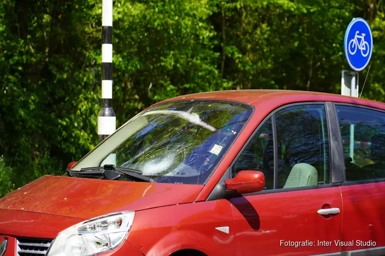 Onderzoek op Duinweg in Bergen na aanrijding