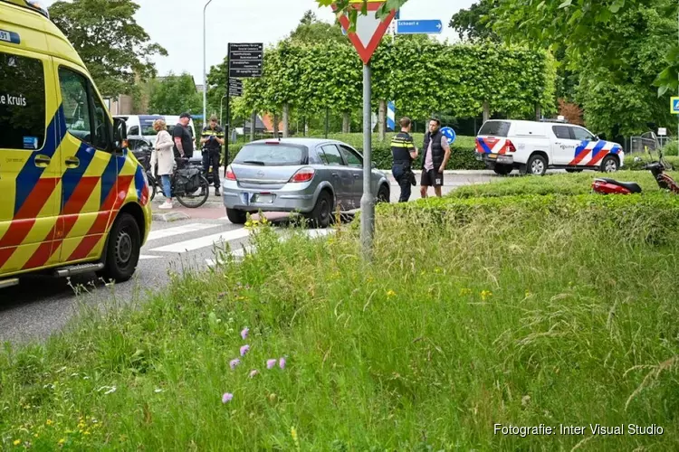 Gewonde bij aanrijding op rotonde in Bergen