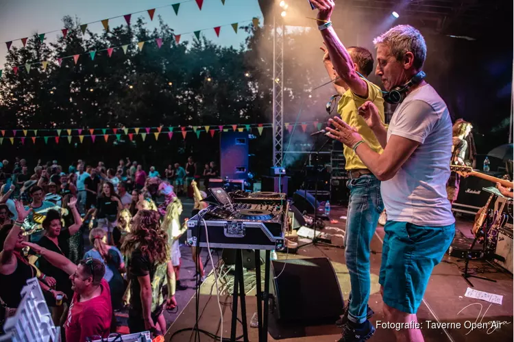 Er zijn heel veel festivals deze zomer, wat maakt Taverne Open Air zo bijzonder?