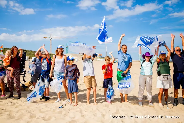 Stichting De Noordzee trapt grootste landelijke strandopruimactie af: ruim 2000 vrijwilligers ontdoen Noordzeekust van afval
