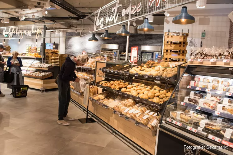 DekaMarkt opent in Bergen eerste filiaal met vernieuwde uitstraling