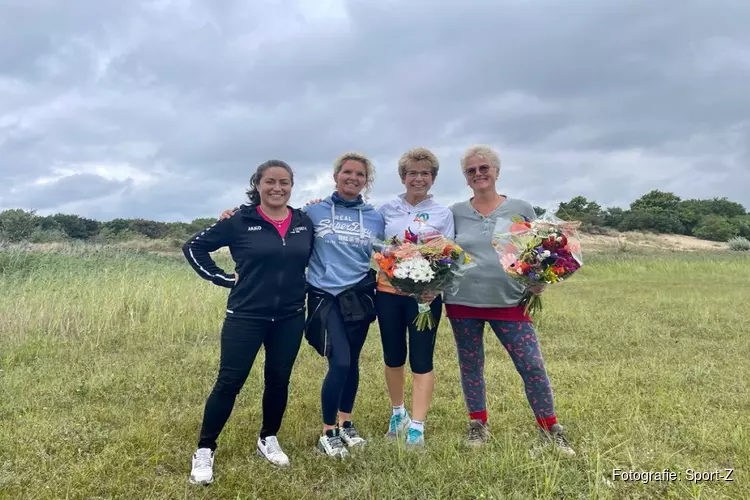 80+&#39;ers wandelen met Nicole rond Slotkapel in Egmond