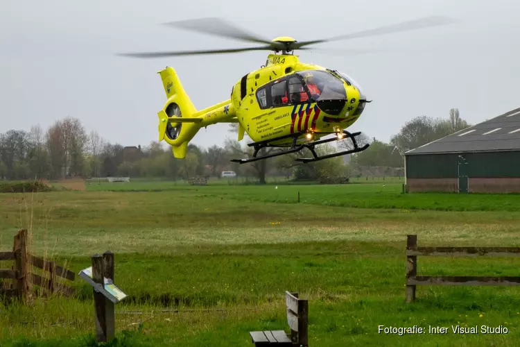 Man valt van ladder in Bergen, traumaheli ter plekke