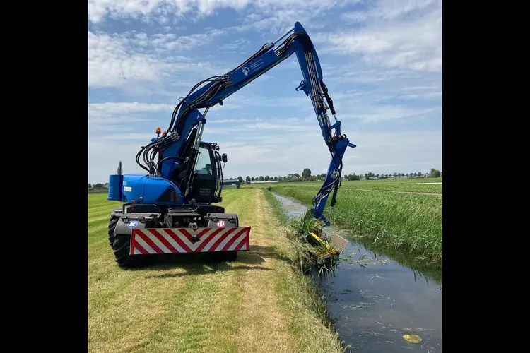 Maaien waterplanten gestart voor doorstroming water