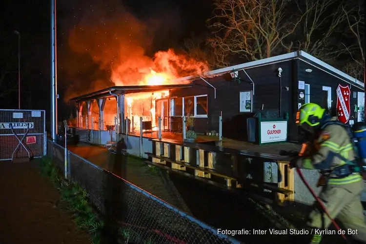 Flinke brand bij tennisvereniging BSV in Bergen