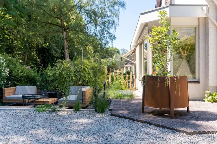 Transformeer je tuin met cortenstaal plantenbakken