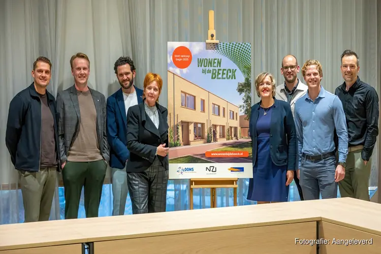 Ondertekening overeenkomst voor nieuw woningbouwproject 'Wonen bij de Beeck' in Bergen