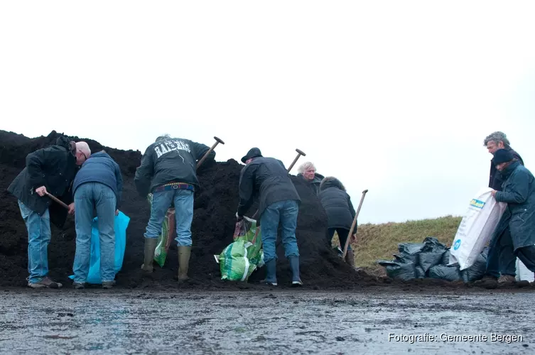 Gratis compost scheppen op de Oosterdijk in Bergen