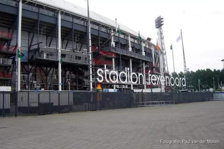 AZ zegeviert in De Kuip (0-3)