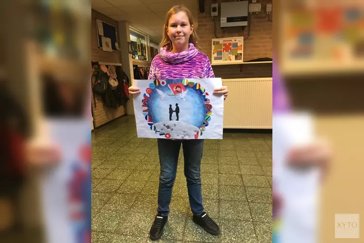 Winnares teken-/ontwerpwedstrijd Lionsclub, Emma van Langeveld, blij met schoolprijs