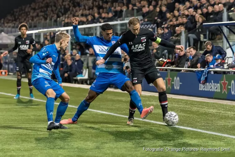 AZ wint in Zwolle en nadert koploper Ajax