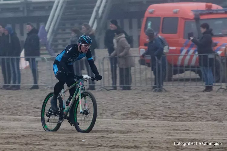 Europees kampioen Ivar Slik aan de start bij Egmond-Pier-Egmond