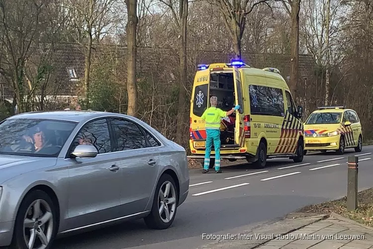 Wielrenner rijdt voetganger aan