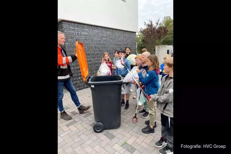 1700 schoolkinderen uit Bergen gaan plastic afval scheiden