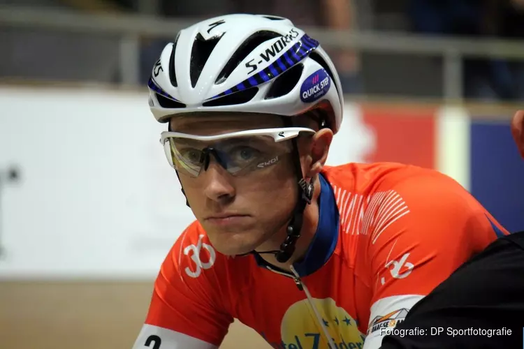 Niki Terpstra plakt er nog een jaar aan vast