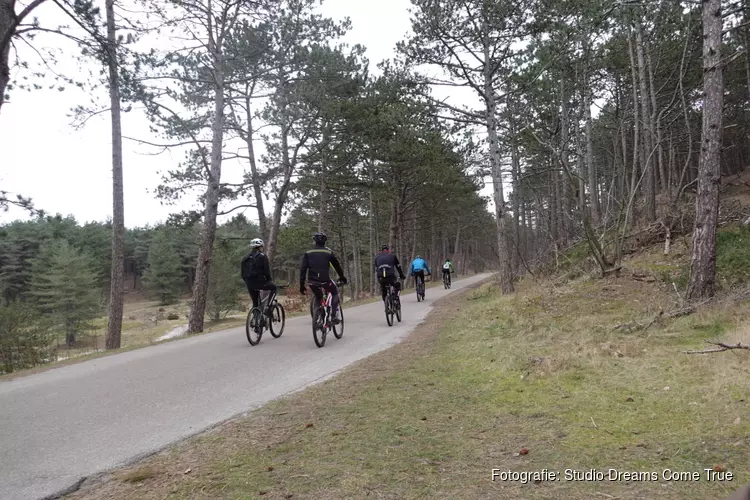 Mannen’geklets’ op de raceﬁets…!