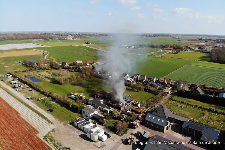 Schade enorm na verwoestende brand in Egmondse boerderij